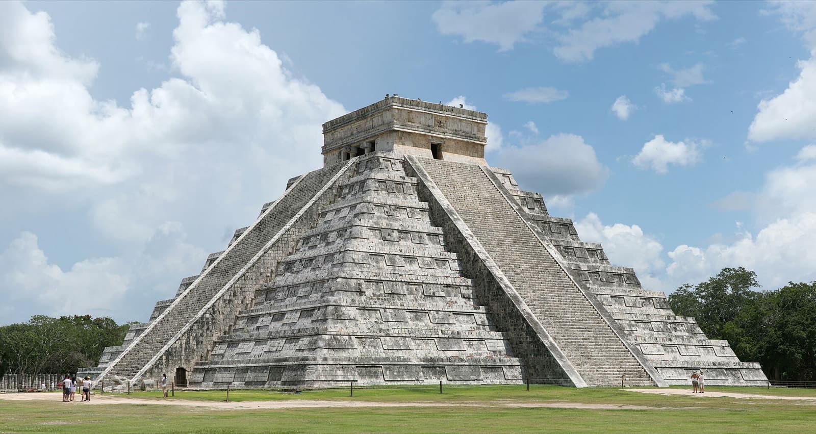 The El Castillo pyramid at Chichén Itzá, Mexico
